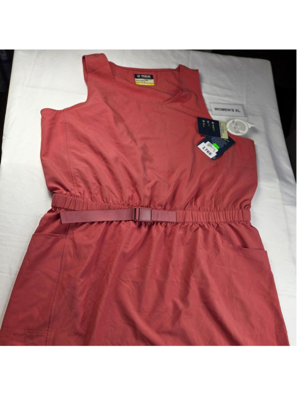 Item #1766

This Magellan Outdoors Pro Explore sleeveless mini dress in red is a